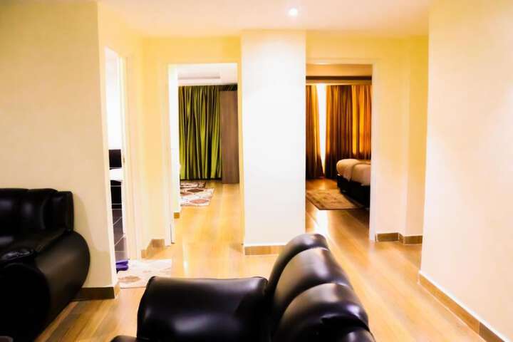 Room 4 of 13