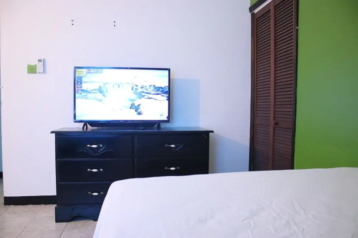 Room 3 of 20
