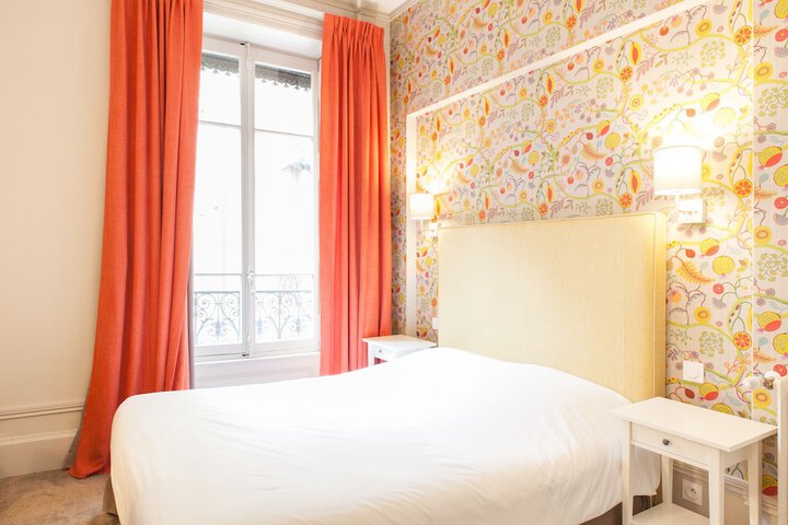 Room 5 of 61