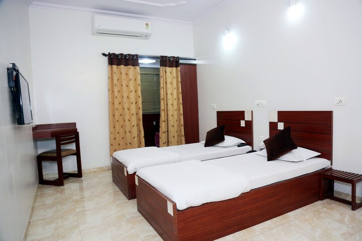 Room 32 of 56
