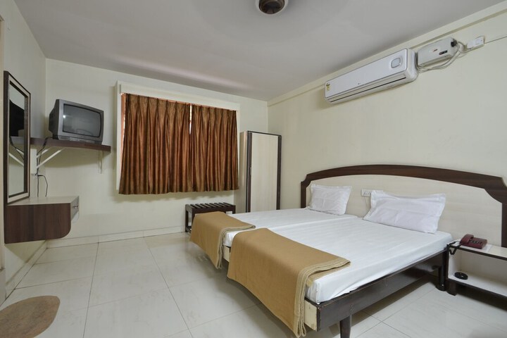 Room 42 of 61