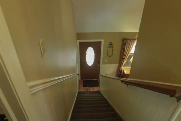 Room 7 of 14