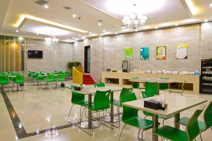 Dining 55 of 60