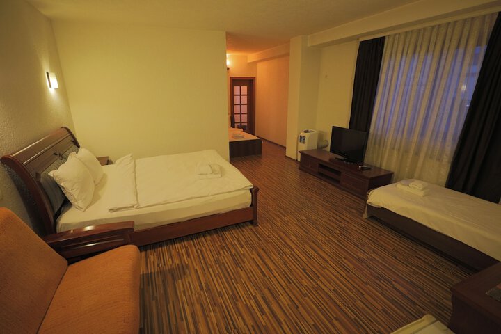 Room 44 of 84
