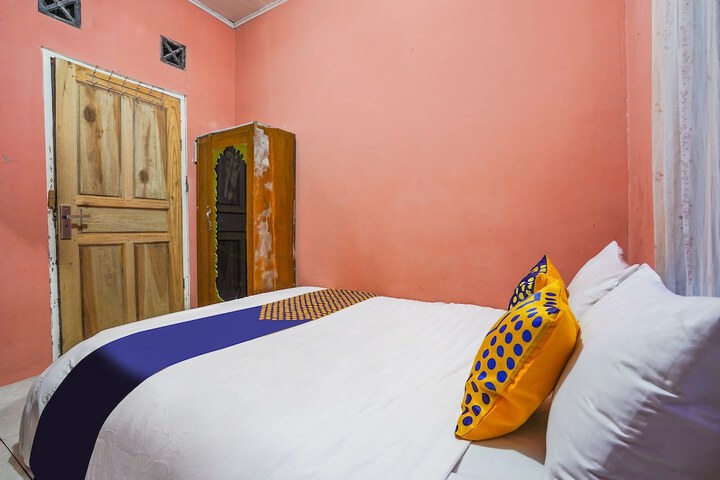 Room 13 of 23