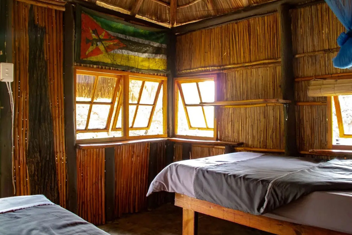 Room 2 of 10
