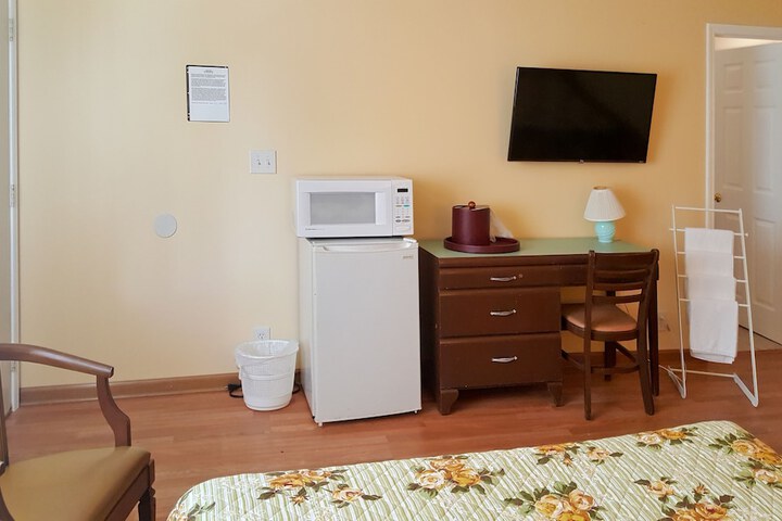 Room 13 of 22