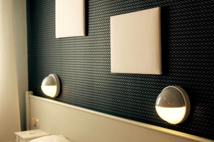 Room 12 of 27
