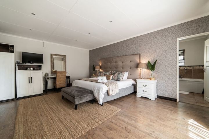 Room 7 of 17