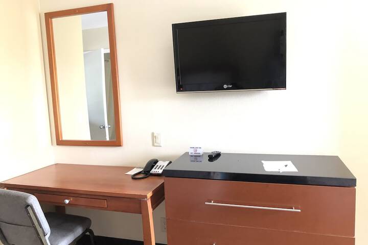 Queen Bed Accessible (6 of 13)