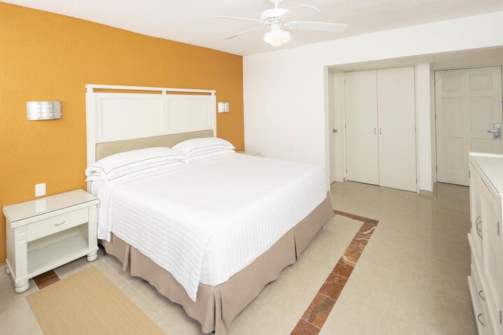 Room 13 of 69