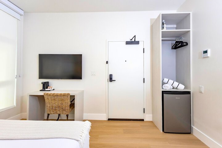 Room 19 of 37