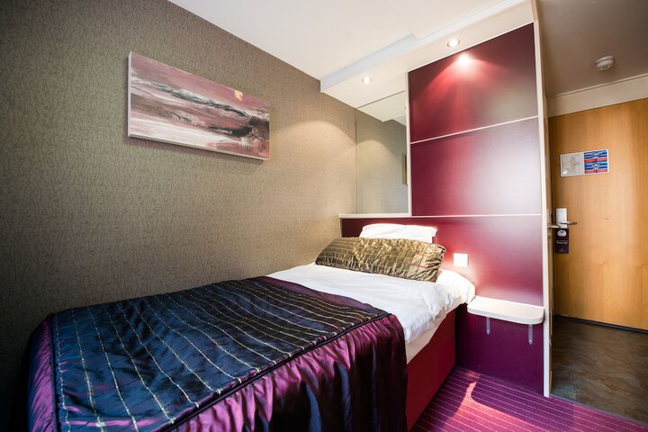 Room 8 of 44