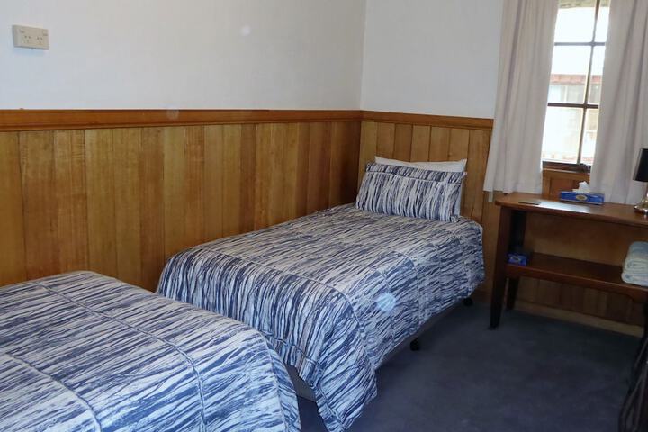 Room 3 of 46