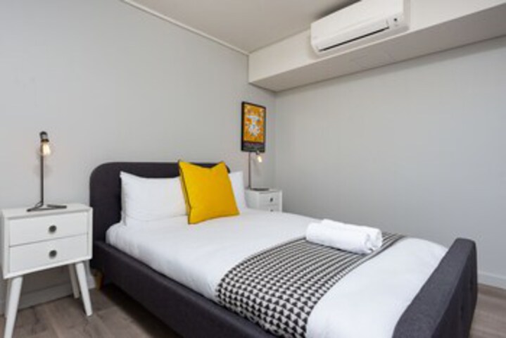 Room 10 of 21