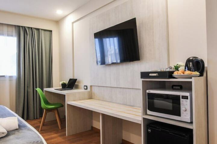 Room 10 of 19