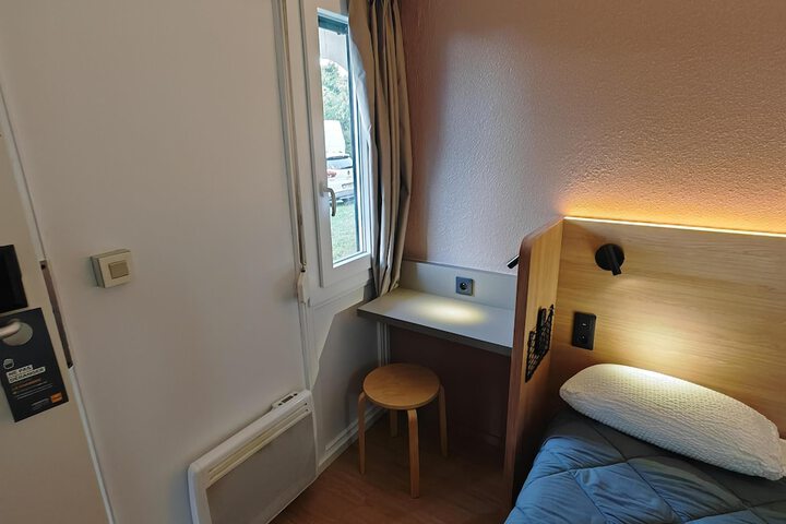 Room 21 of 48