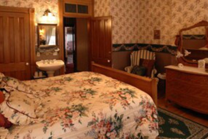Room 11 of 20