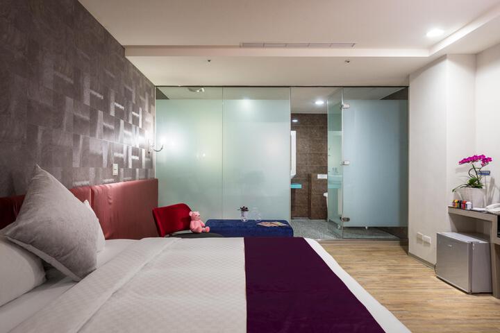 Room 2 of 41