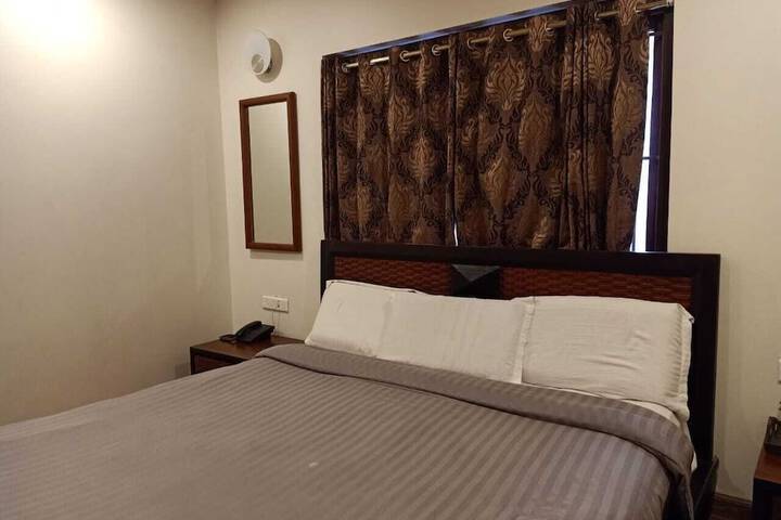 Room 8 of 70