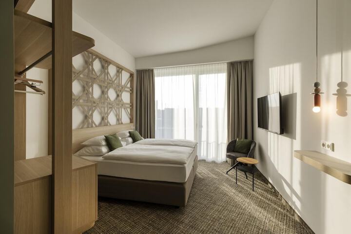 Room 27 of 72