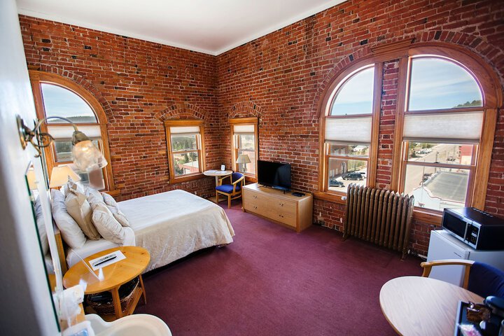 Room 24 of 120