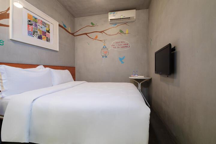 Room 4 of 14