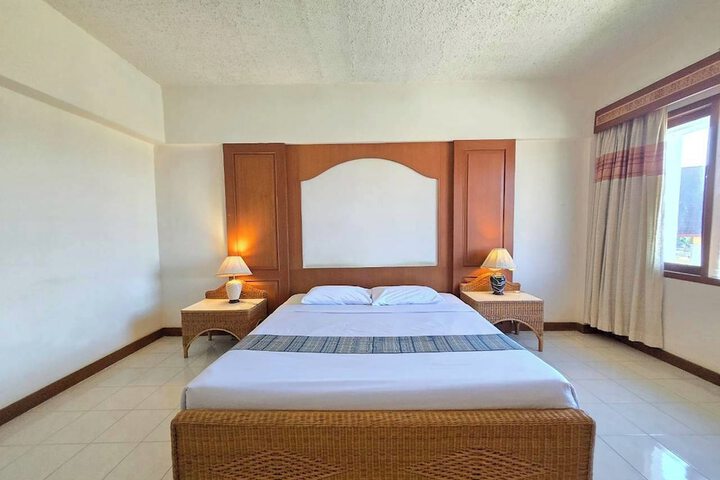 Room 10 of 65