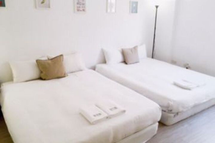 Room 6 of 15