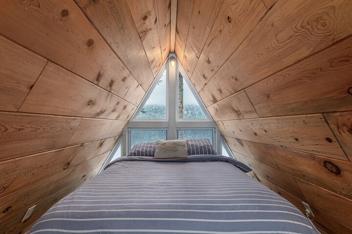 Room 2 of 39