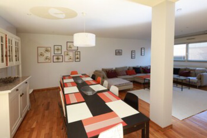Room 6 of 39