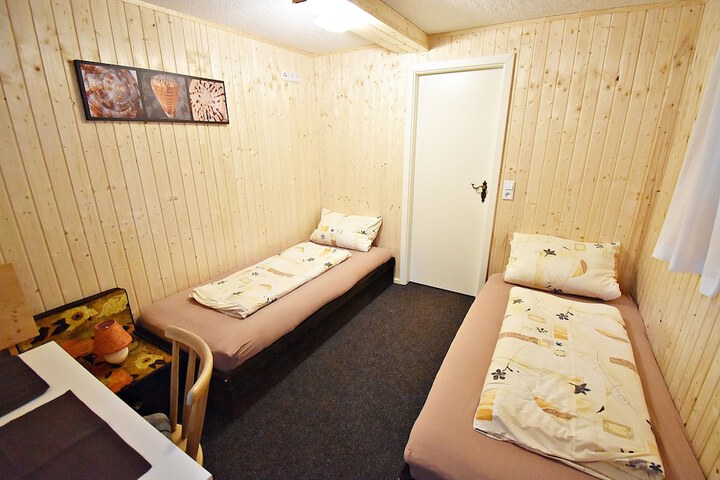Room 34 of 86