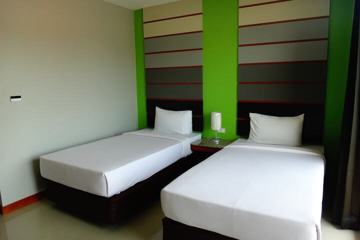 Room 11 of 39