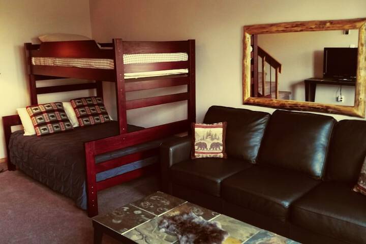 Room 3 of 12