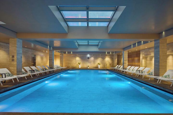 Hotel Pool