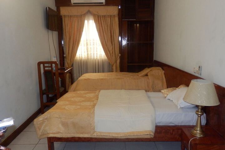 Room 11 of 31