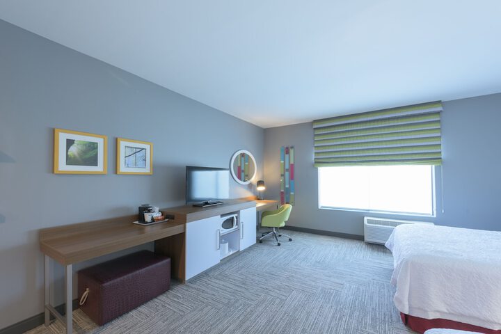 2 Queen Beds Hearing Accessible (6 of 13)