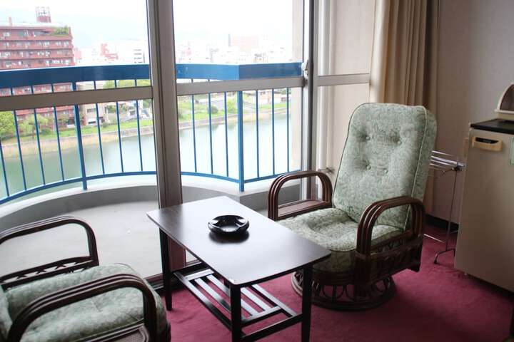 Room 22 of 85