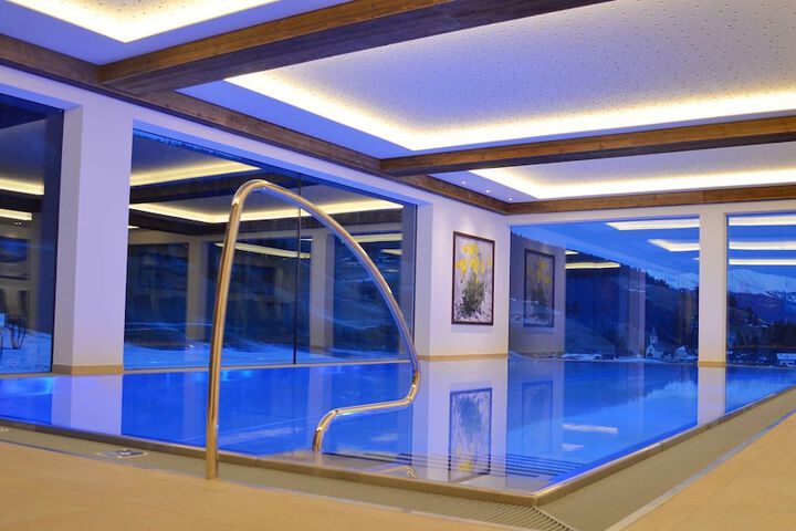 Pool 90 of 143