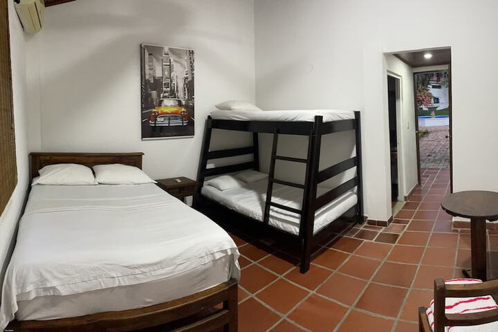 Room 4 of 37