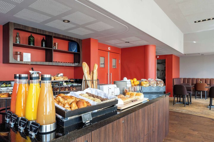 Breakfast/Coffee Service 88 of 100