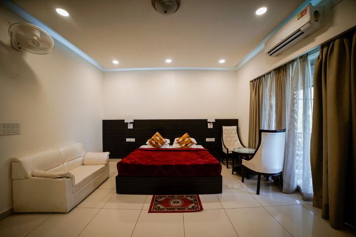 Room 34 of 122
