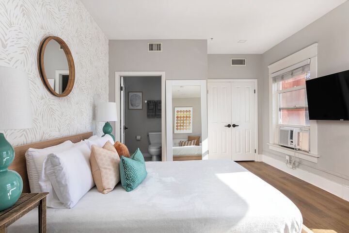 Room 71 of 285