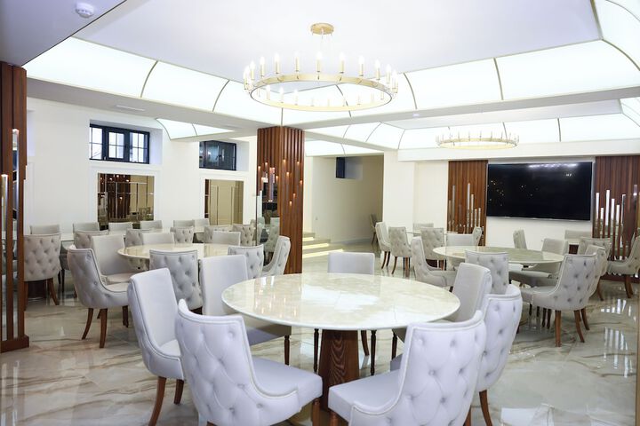 Dining 106 of 133