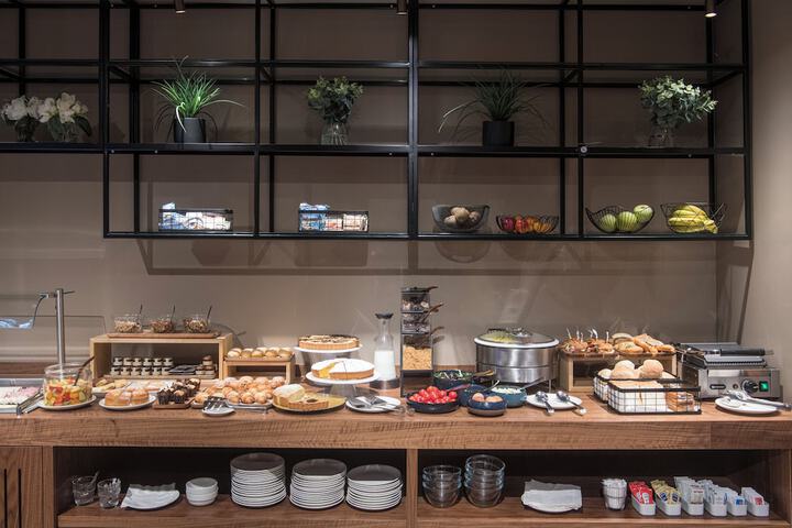 Breakfast/Coffee Service 39 of 44
