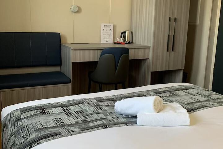 Room 10 of 36