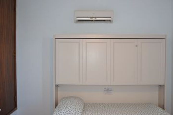 Room 6 of 34
