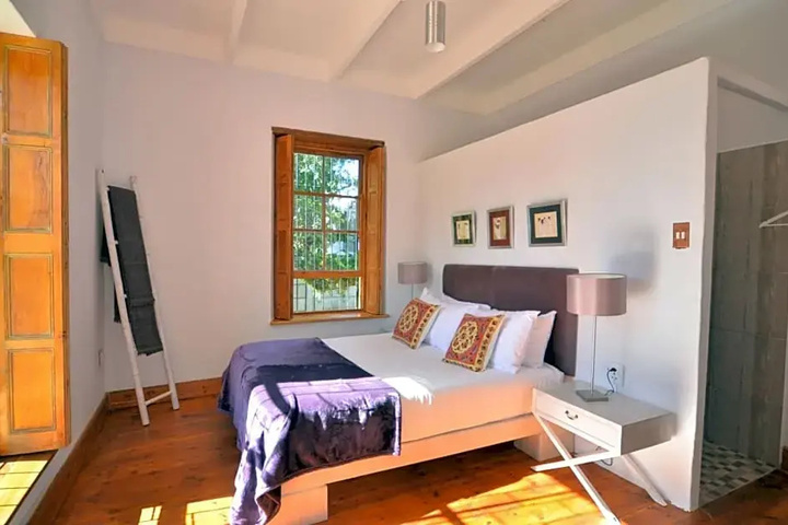Room 5 of 15