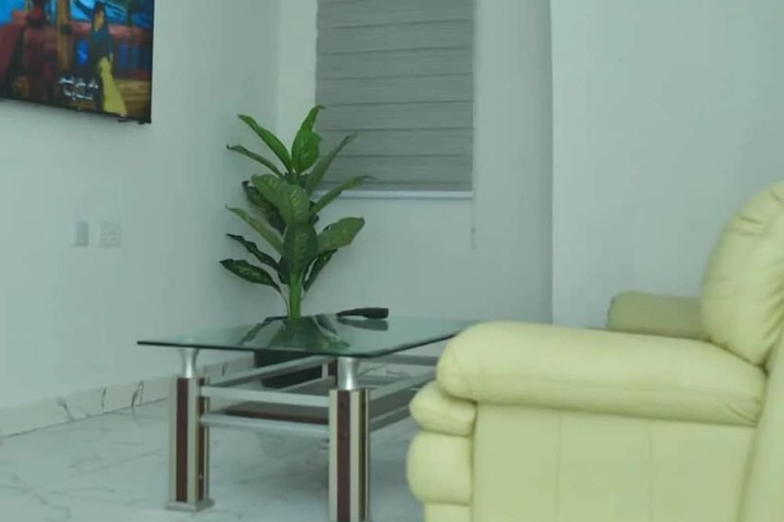 Room 13 of 20