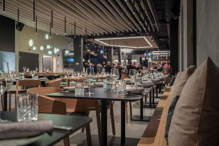 Dining 77 of 131